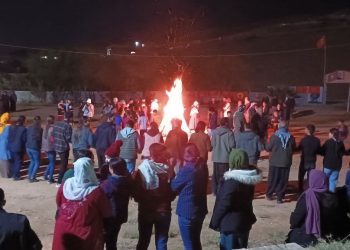 Ciwanên Mexmûr bi şahîyekî salvegera PKK pîroz kirin