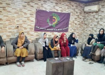 Li bajarê Hesekê li dijî tundiya li ser jinê semînerek ji jinên ciwan ên karker re hat dayîn