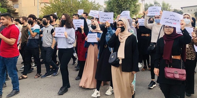 Xwendekarên Koye piştgiriya xwe ji daxwazên mamostayan re nîşandan