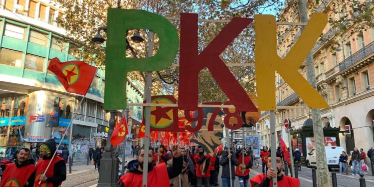 Li Marsîlyayê qedexeya li ser PKK’ê hate protestokirin