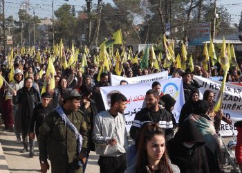 Li kantona Cizîrê li dijî tecrîdê meş