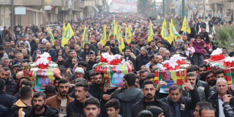 Şehîdên Qamişloyê ji aliyê bi hezaran kesan ve hatin veşartin