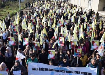 Şêniyên Kantona Firatê li dijî êrişên dagirkeriyê meşiyan