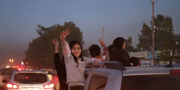 Meşa Dirêj a Ciwanan bi coş gihêşt Dêrîkê