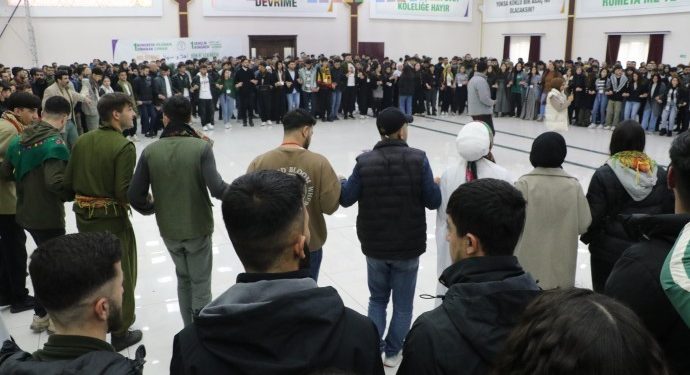 Ciwanên DEM Partiyî: Bi ciwanên rêxistinkirî em dikarin xwe bigihînin Rêbertiyê