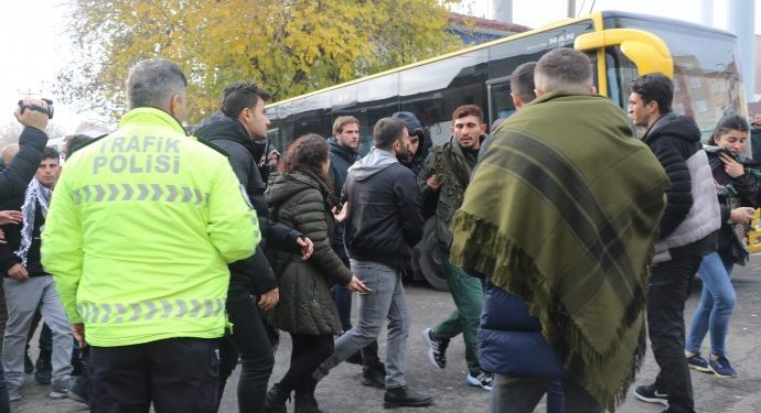 Tê payîn ku ciwanên DEM Partiyê yên hatine binçavkirin sewqî edliyeyê bên kirin