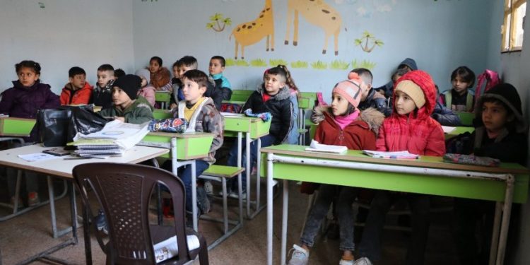 Dorpêç bandoreke neyinî li qada perwerdeyê dike