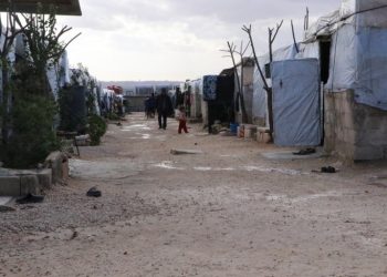 ‘Gel bi berxwedanê li dijî dorpêçê jiyanê didomîne’