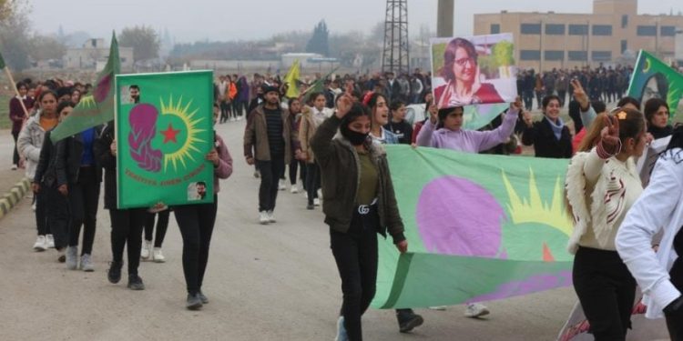Jinên ciwan li Kobanê şehîdên ciwanên şoreşger bi meşekê bibîranîn – HAT NÛ KIRIN