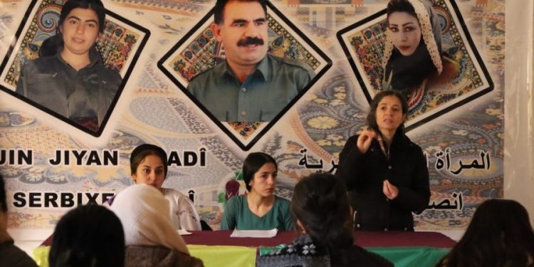 Li bajarê Dêrikê ji aliyê Yekitiya Jinên Ciwan ve civîneke salane hate lidarxistin.