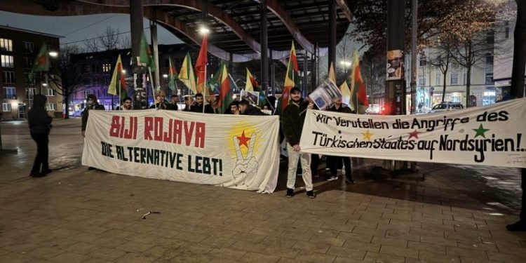 Ciwanan ji bo Rojava li Hambûrgê daketin qadan