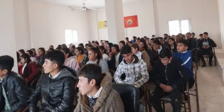 Li navçeya Qînê ya Kobanê semînerek li ser Şerê Taybet hat dayîn
