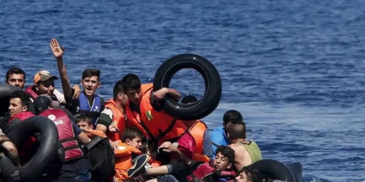 Li Lîbyayê keştiyek binav bû 61 koçber mirin