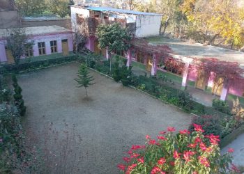 Zarokên keç ên xwendina wan tê astengkirin li malan perwerde dibînin