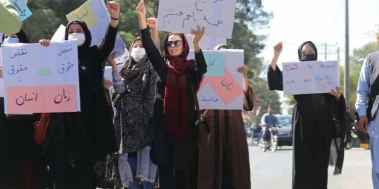 Li Efganistanê cenazeya 7 jinên bi îşkenceyê hatine qetilkirin hat dîtin