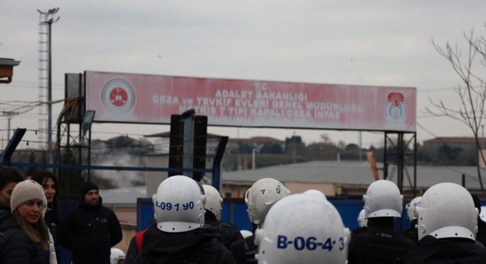 Malbatên girtiyan ku xwestin daxuyaniyê bidin hatin binçavkirin