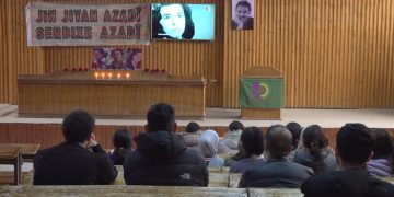 Xwendekarên jin şehîdên komkujiya Parîsê bibîranîn