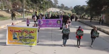 Jinên ciwan ên Tebqayê ji bo azadiya fîzîkî ya Rêber Apo xwepêşandanekî girseyî li dar xistin