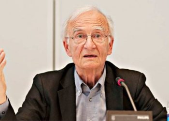 Prof. Peach: Pêngava li dijî tecrîdê berxwedana navneteweyî ye