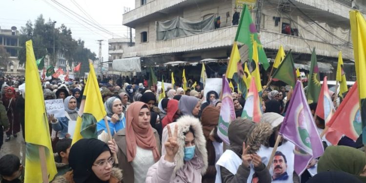 Şêniyên herêmê ji bo şermezarkirina êrişan daketin qadan