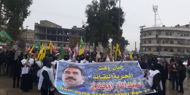 Şêniyên herêmê ji bo şermezarkirina êrişan daketin qadan