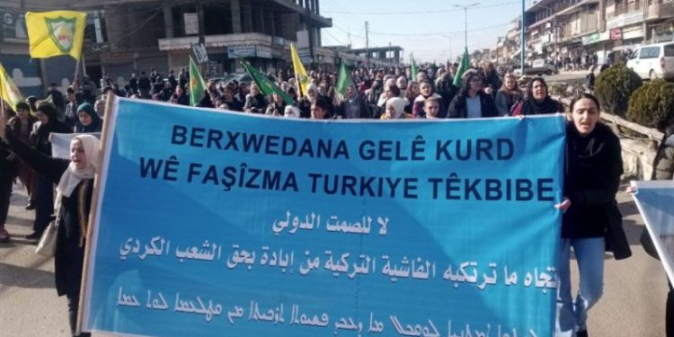 Şêniyên herêmê ji bo şermezarkirina êrişan daketin qadan