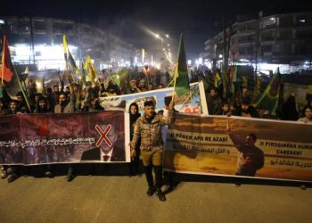 Ciwanên Minbicê berxwedana gelê Efrînê silav kirin