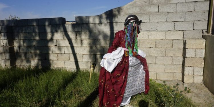 Bi coş û germahiyêk mezin bûka sersalê li Mexmûr hate gerandin