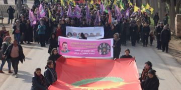 Şêniyên Şehba û Qamişlo ji bo bîranîna şehîdên Parîsê meş li dar xistin