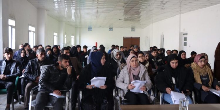 Tevgerên Ciwanan ên Reqa Hevpeymana Civakî nîqaş dikin