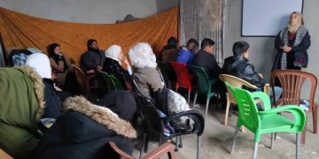 Jinên Ciwan ên gundewarên Tebqa derbarê Şerê Gelê Şoreşgerî û rola ciwanan semînerek dan