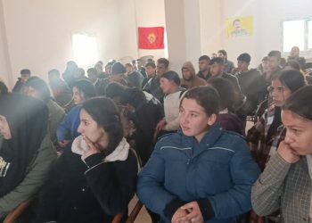 Ciwanên gundewarên Kobanê berxwedana gerîla silav kirin