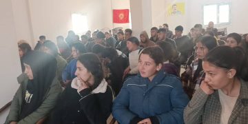 Ciwanên gundewarên Kobanê berxwedana gerîla silav kirin