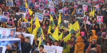 Şeniyên Şehba û gelê Efrînê li dijî êrîşên dewleta tirk meşiyan