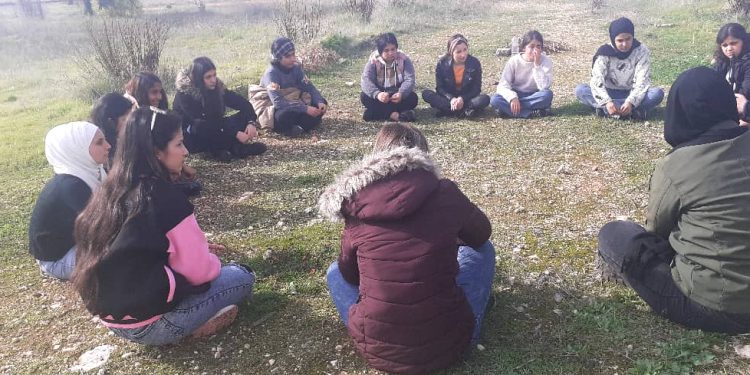 Jinên ciwan ên Helebê perwerdeya çek di Erka Xweparastinê de dibînin