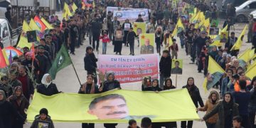 Gelê Efrîn di salvegera dagirkirina bajarê xwe soza rizgariyê da