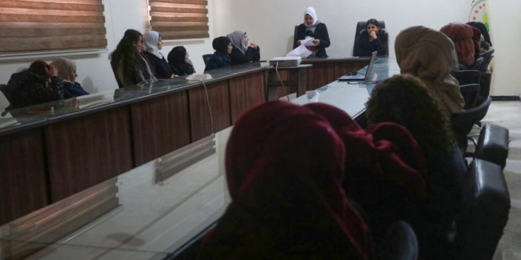 Jinên Ciwan ên Tebqayê tekoşîna Rêber Apo didin nas kirin