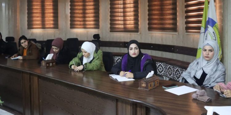 Jinên Ciwan ên Reqa derbarê şîdeta li ser înternet nîqaş dikin