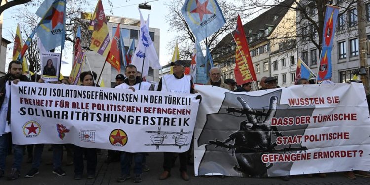 Greva birçîbûnê ya li Ewropayê ya piştgiriya girtiyên PKK û PAJK li dijî tecrîdê di roja 2’yan de ye