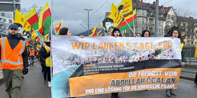 ‘Rêwîtiya Azadiyê’ ya li Elmanyayê di roja duyemîn de ye