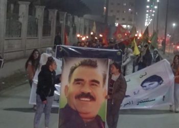 Ciwanên Reqa bi şiyara “Hûn nikarin roja me tarî bikin” daketin kolanan