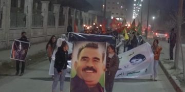 Ciwanên Reqa bi şiyara “Hûn nikarin roja me tarî bikin” daketin kolanan