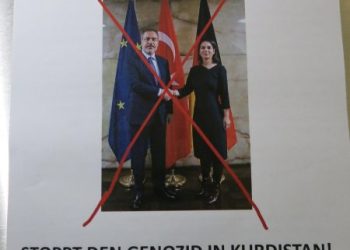 Ciwanên endamên TCŞ’ê li AVM’ya Stûttgartê çalakiyek li dar xistin