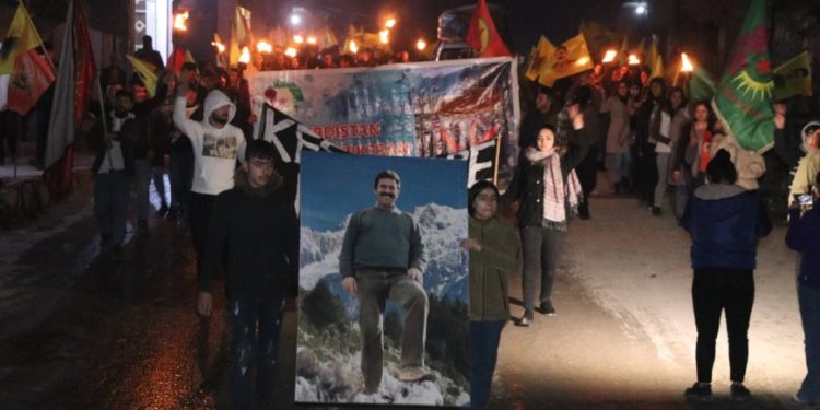 Ciwanên Helebê bi meşekê piştgirî da HRE’yê