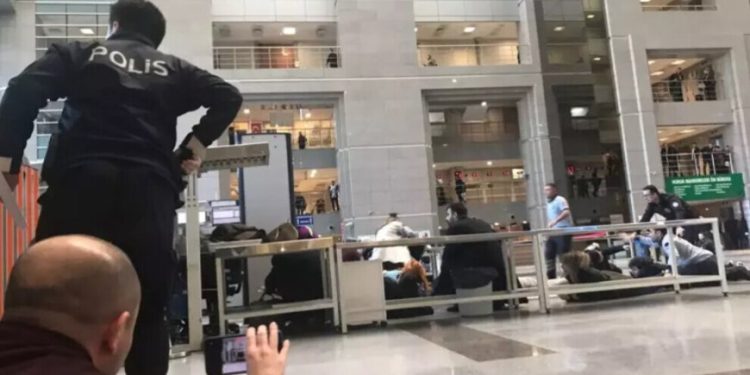 Li Stenbolê êrişî nuqteya polîsan hate kirin