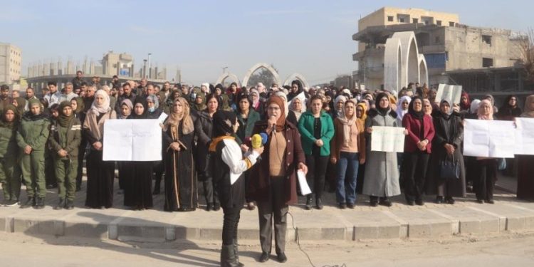 Kombûna Jinan a Zenûbiya tundiya li dijî 2 jinên ciwan şermezar kir