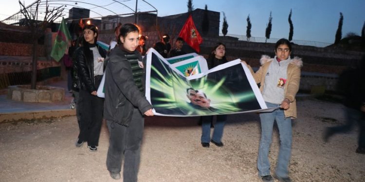 Yekitiya Jinên Ciwan a Helebê şehîd Sara û Bîşeng bi bîr anîn