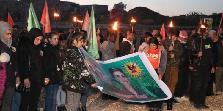 Yekitiya Jinên Ciwan a Helebê şehîd Sara û Bîşeng bi bîr anîn