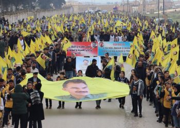 Gelê Efrînê li Şehbayê li beramberî komploya 15’ê Sibatê meşiyan