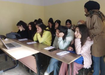 Li Helebê broşurek li ser komployê li dibistanan hatin belavkirin